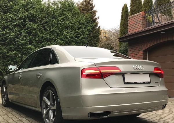 Audi A8 cena 157800 przebieg: 213000, rok produkcji 2016 z Pszczyna małe 211